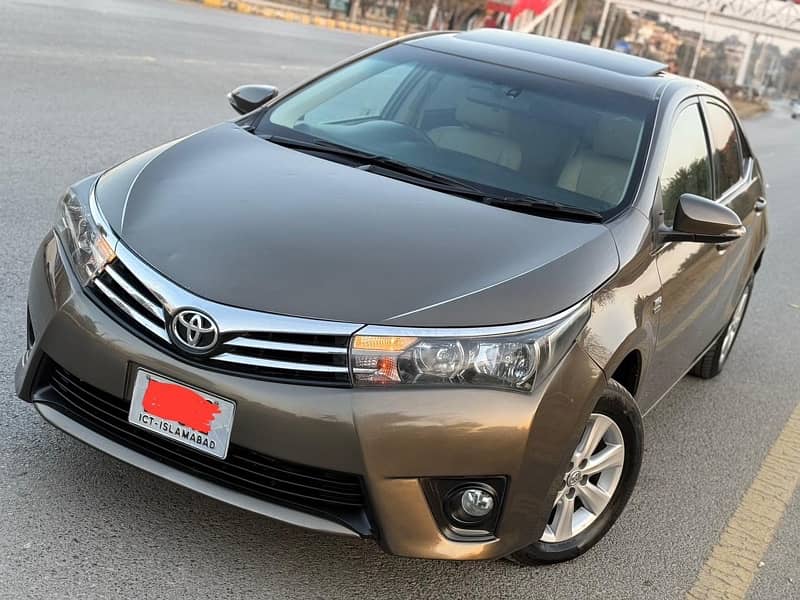 Toyota Altis Grande 2015 Islamabad Reg Original Car for Sale 1