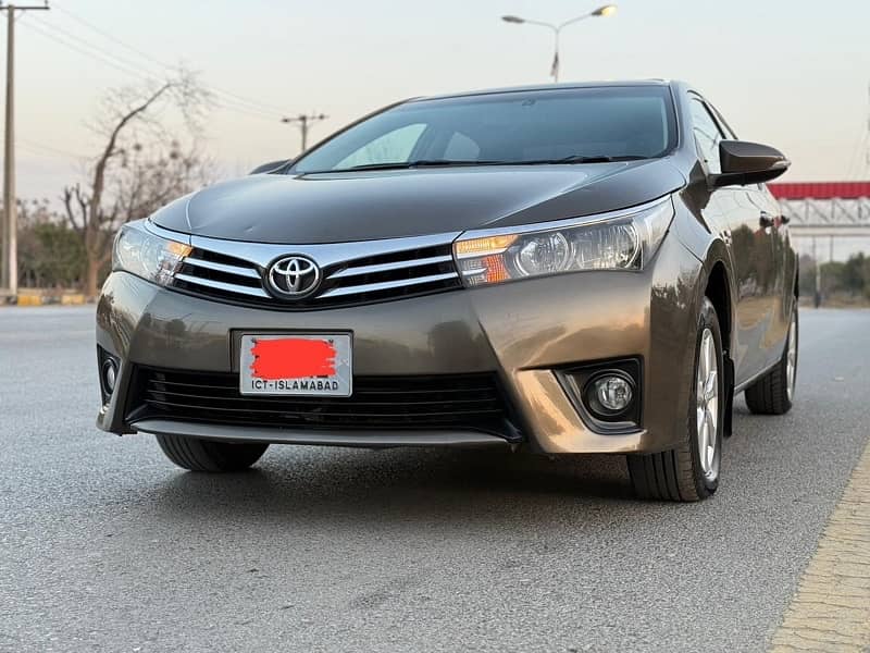 Toyota Altis Grande 2015 Islamabad Reg Original Car for Sale 5