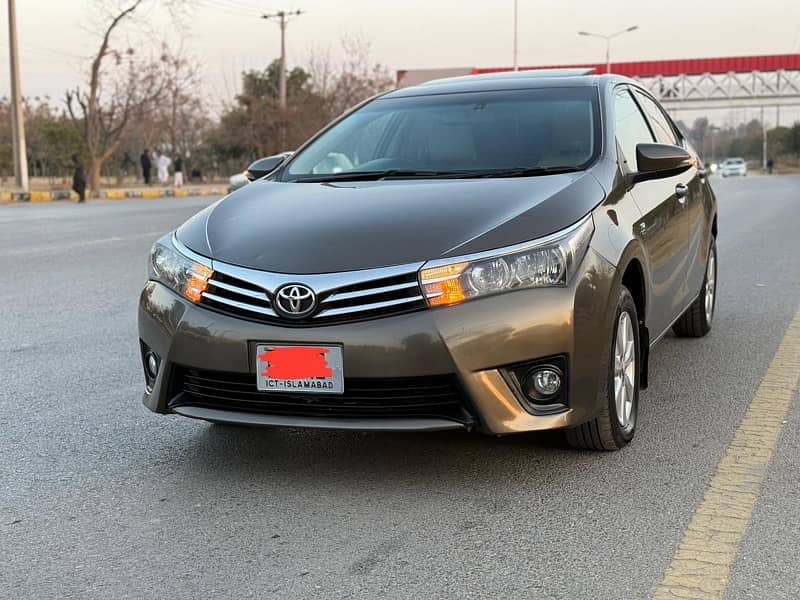 Toyota Altis Grande 2015 Islamabad Reg Original Car for Sale 12