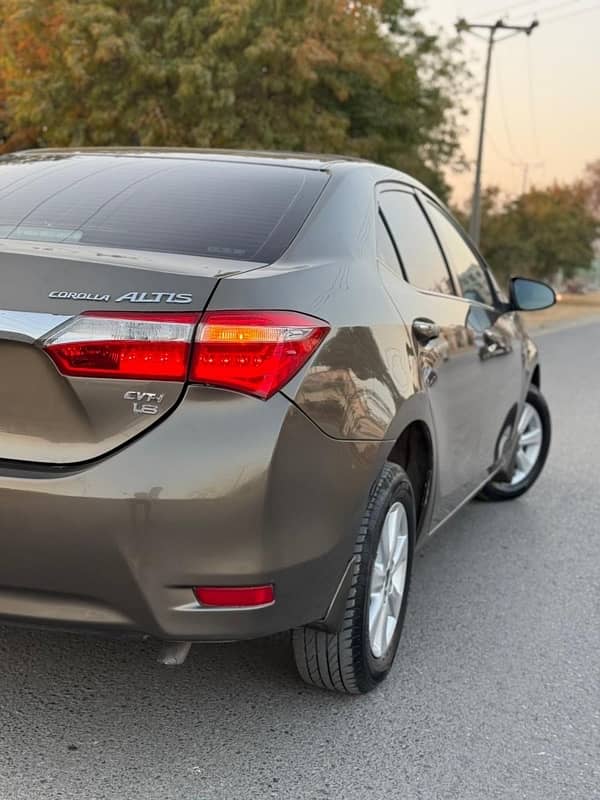 Toyota Altis Grande 2015 Islamabad Reg Original Car for Sale 13