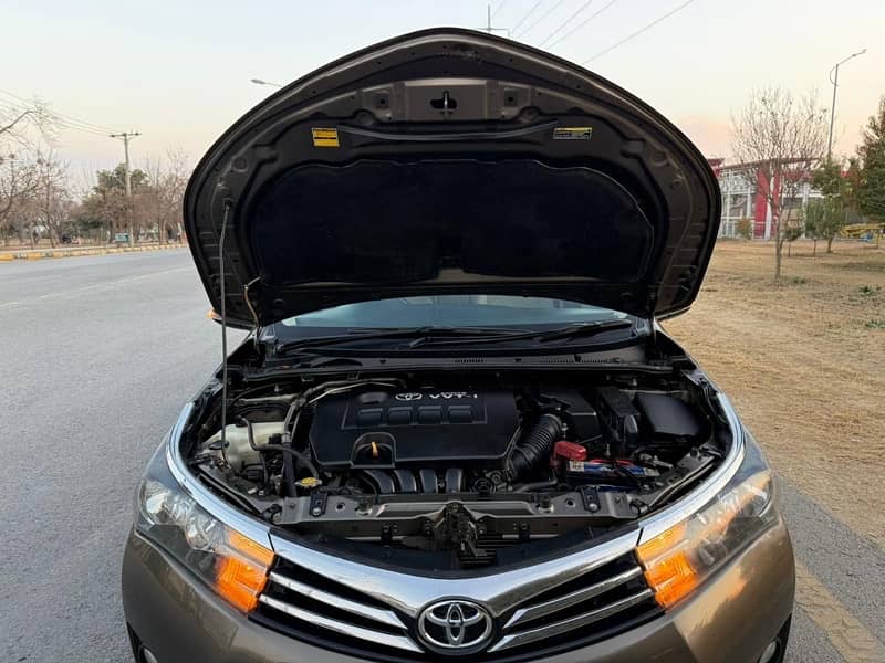 Toyota Altis Grande 2015 Islamabad Reg Original Car for Sale 16