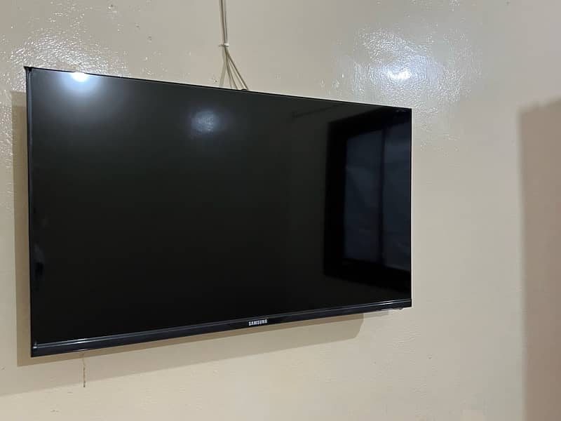 40 inch samsung lcd 1