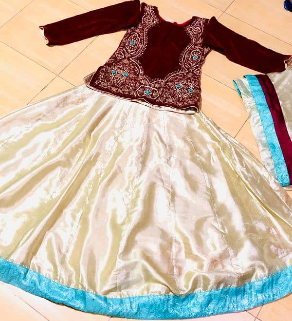 Mendhi dress for girls 3