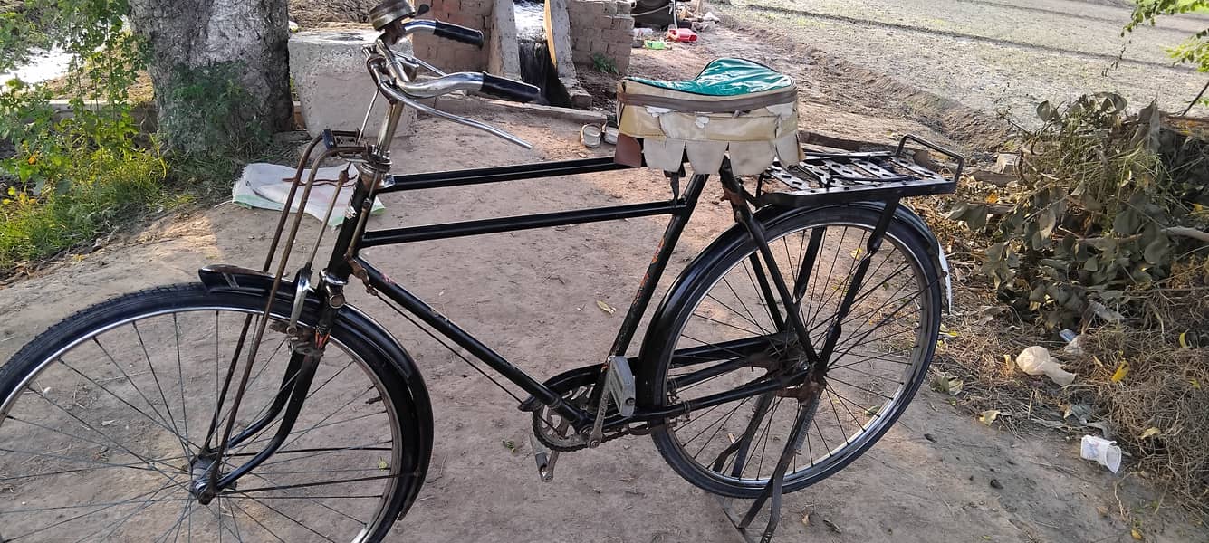 22 inch baba cycle 9.5/10 condition, serious k liye munaseeb kr de ge 1