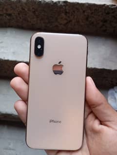 iPhone X's in gold colour