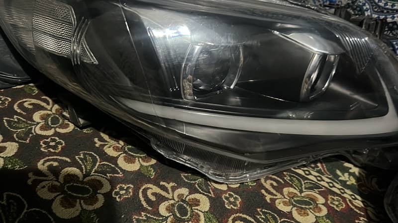 Toyota corolla nike head lights 2