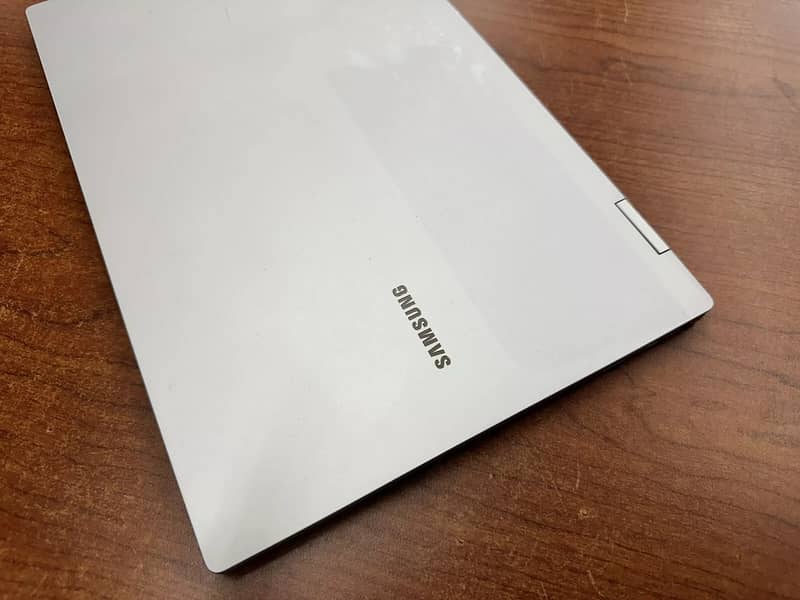 Galaxy Book 2 PRO (OLED) 12th GEN Core i7 like Hp Spectre X360 1