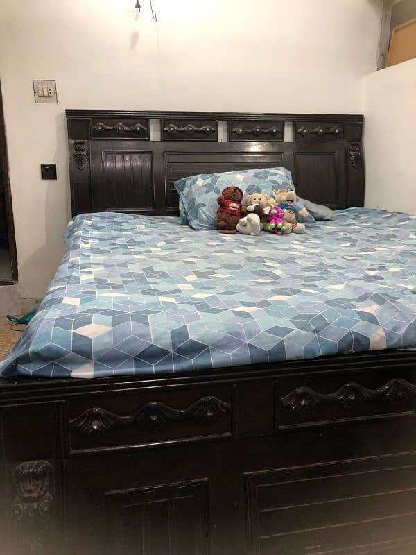 King Size Bed Set for Sale (Without Mattress) – 3 Years Used 1