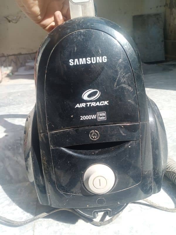 wakium cleaner good condition mai use ni kiya jb se bahir se aya h 0