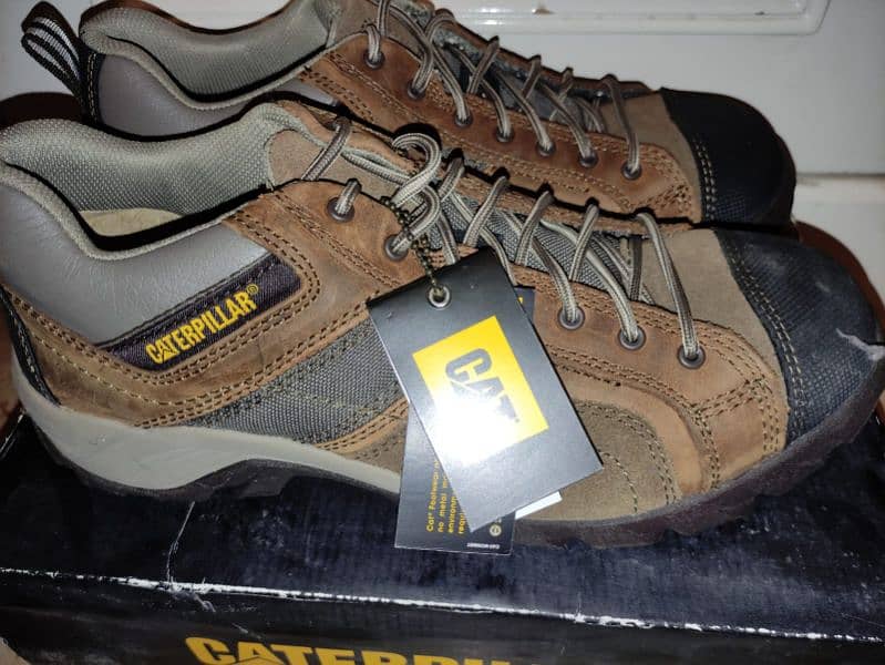 Genuine CAT  Safety Shoes – Brand New with Original box and tags. 2