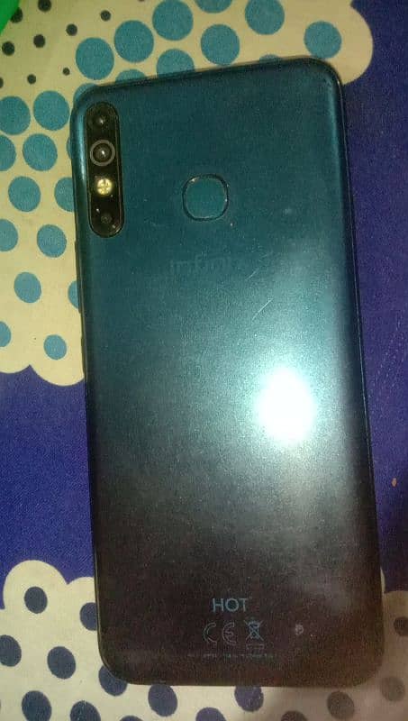 Infinix Hot 8 Light 4 / 64 4