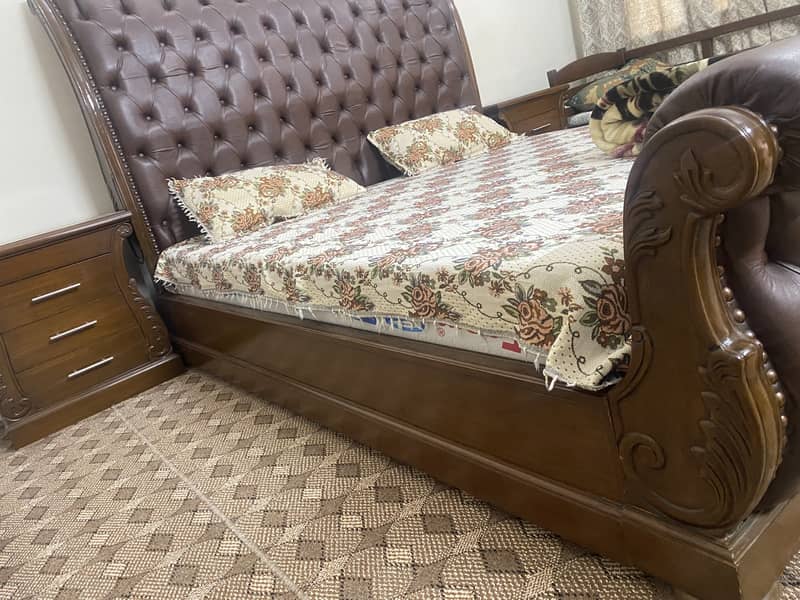 King size Woden bed. 4