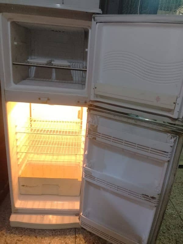 waves refrigerator for sale in good condition,running condition. 3