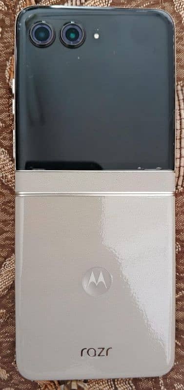 sale Motorola razr 50 full box non PTA. 1