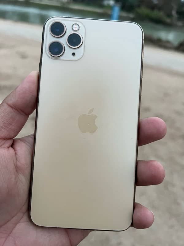 iPhone 11 Pro Max 1