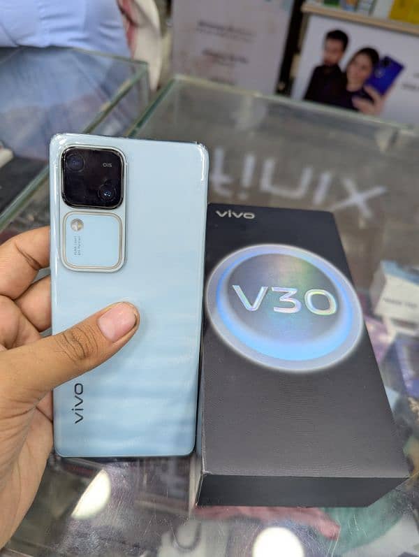 Vivo V30 5G 0