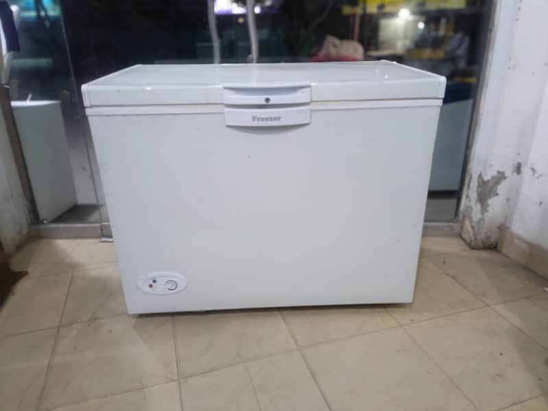 Waves Single Door Medium Size Deep FreeZeR 1