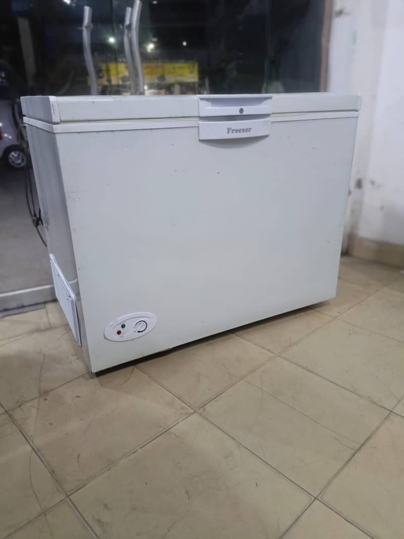 Waves Single Door Medium Size Deep FreeZeR 3