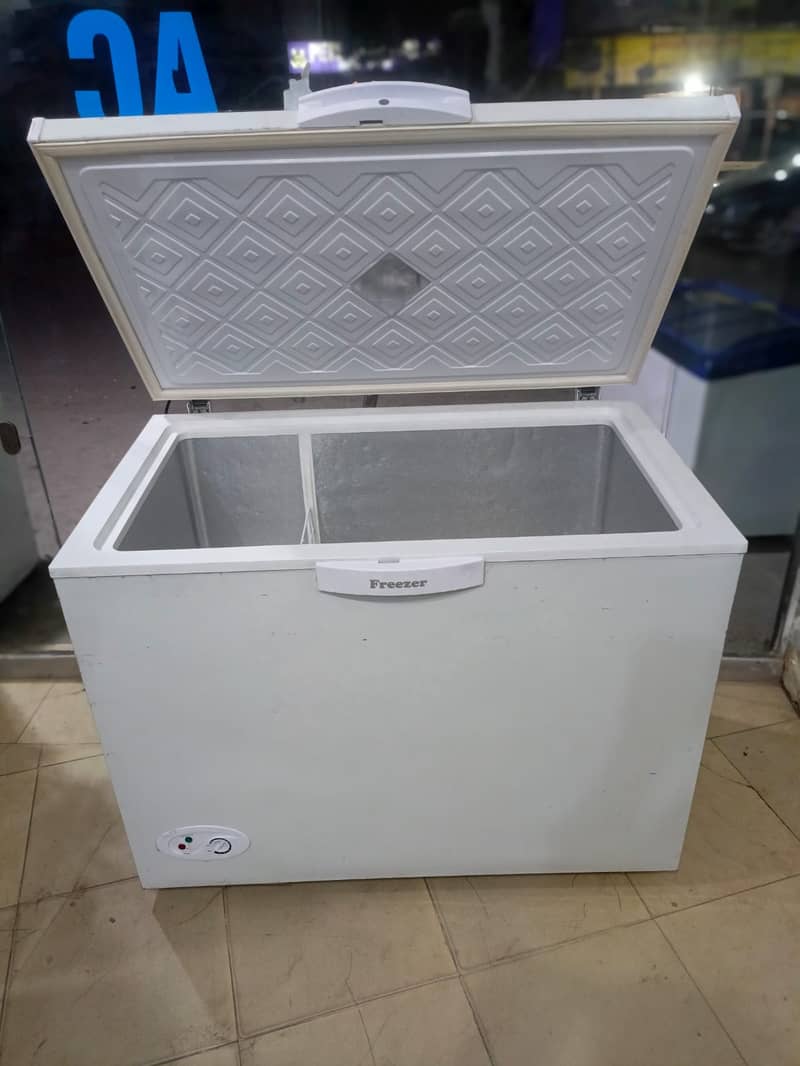 Waves Single Door Medium Size Deep FreeZeR 6