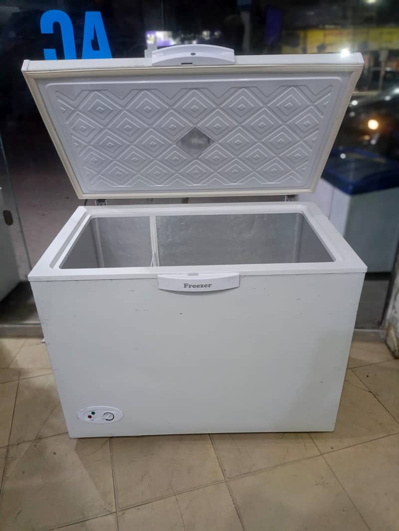 Waves Single Door Medium Size Deep FreeZeR 7