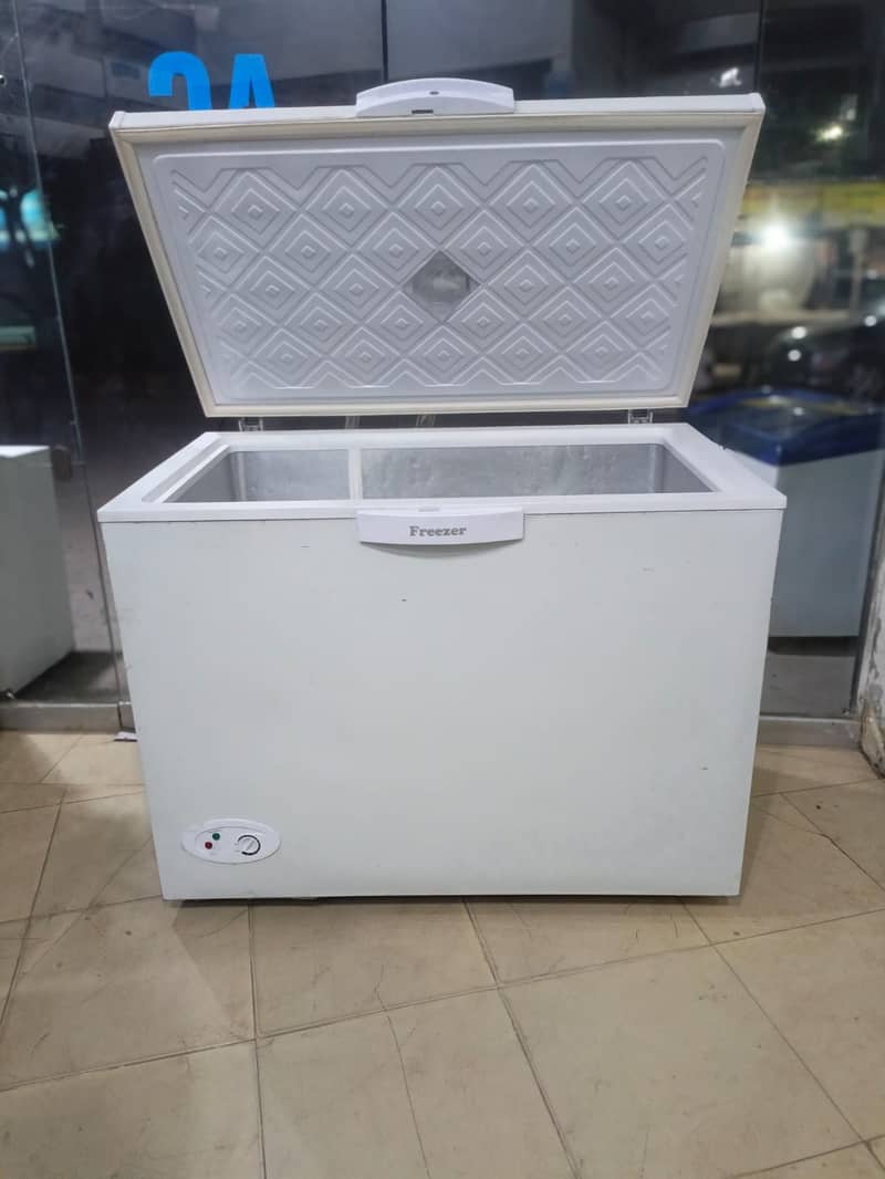 Waves Single Door Medium Size Deep FreeZeR 8