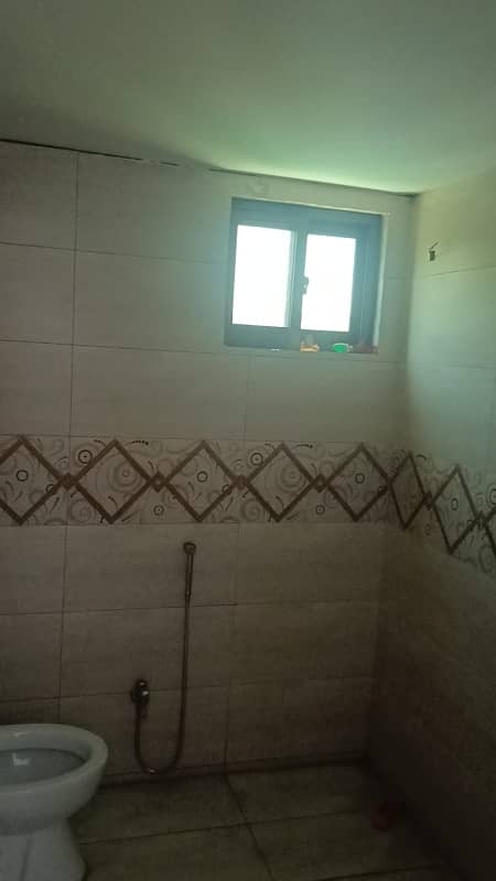 10MARLA TILE FLOORING 3RD FLOOR PORTION FOR RENT IN ALLAMA IQBAL TOWN 10