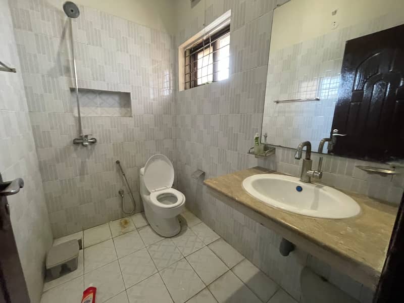 8 MARLA pool WITH BASEMENT HOUSE FOR SALE IN BAHRIA TOWN LAHORE 5