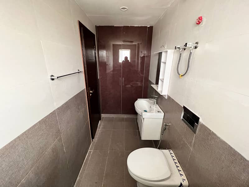 2 BEDROOM NON FURNISHED APRTMENT FOR SALE IN BARHIA TOWN LAHORE 1