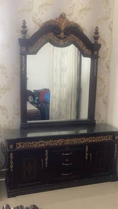 king size bed, 2 side tables and dressing table