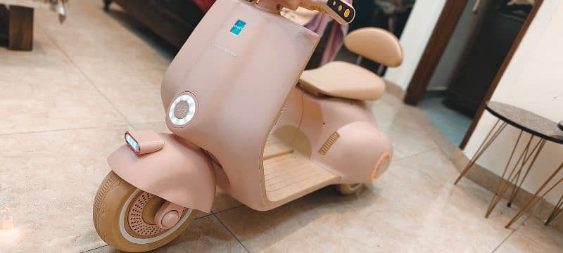 Kid scooter Strong Fiber Plastic rechargeable 3