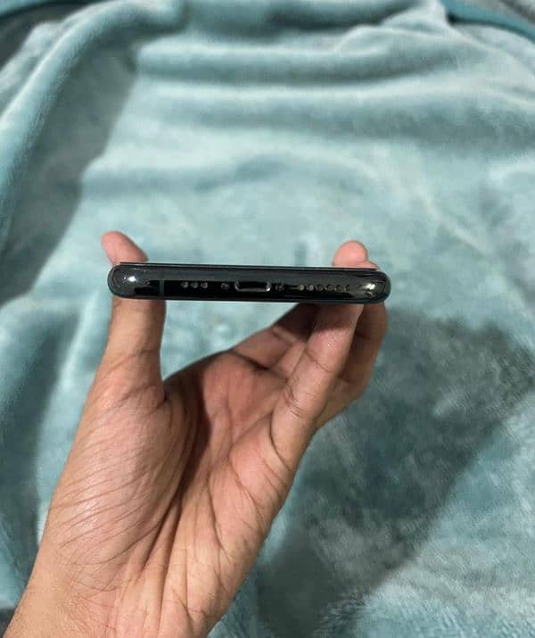 Iphone 11 Pro 256 GB Non PTA Factory Unlocked 2