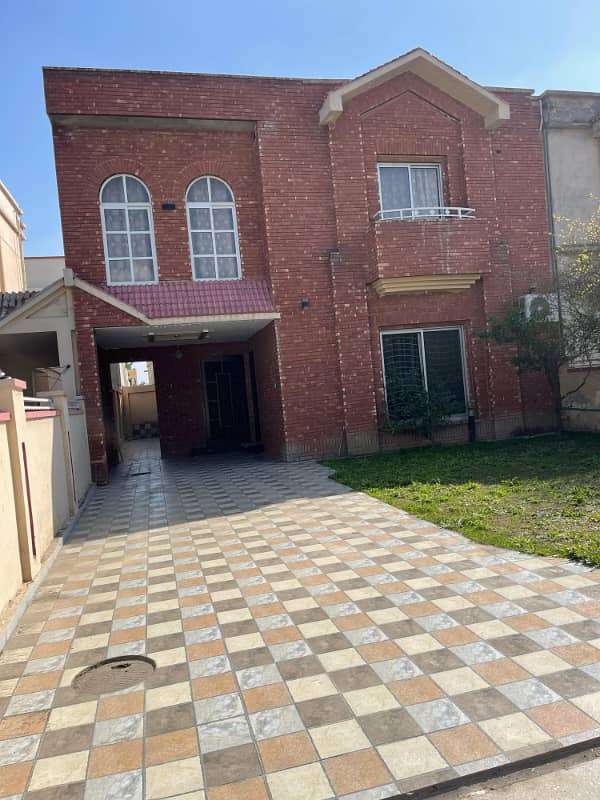 10 Marla Renovated House For Sale In Lake City - Sector M-7 Raiwind Road Lahore 2