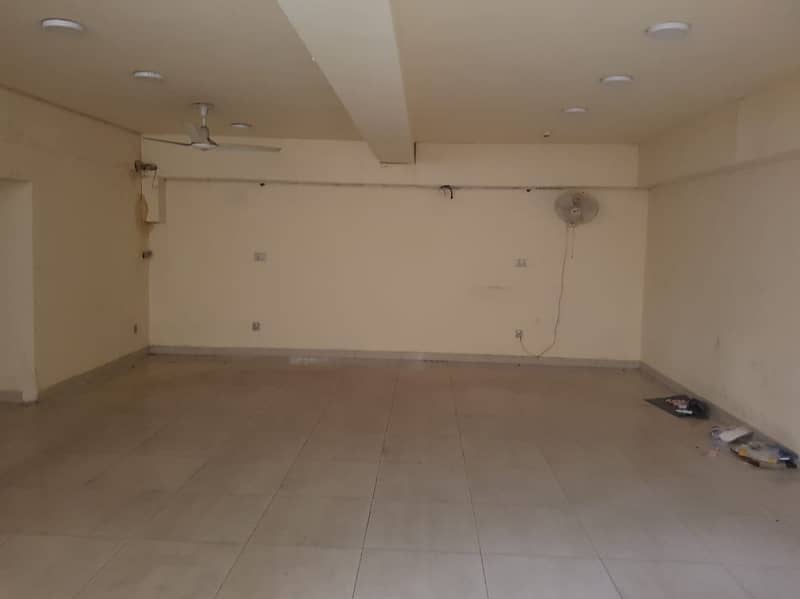 4 Marla Basment Office For Rent In DHA Phase 4,Block DD, Lahore. 2