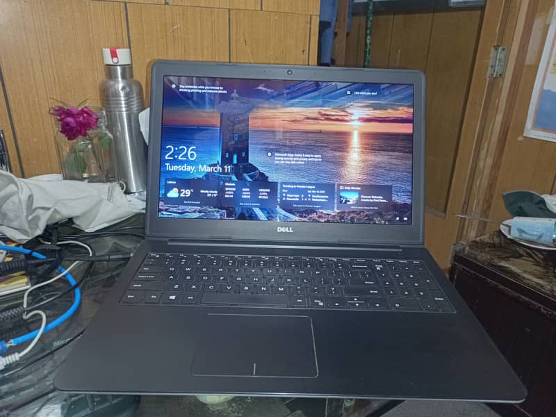 i7 5th Dell Graphic Laptop In Good Condition Available for Sale 0