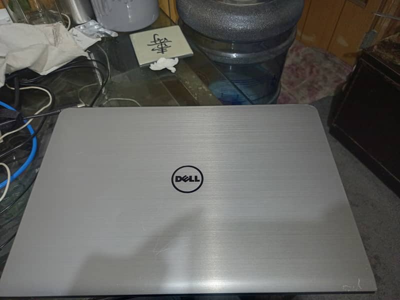 i7 5th Dell Graphic Laptop In Good Condition Available for Sale 2