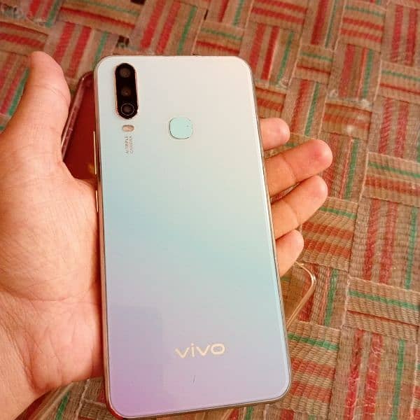 vivo Y17 ram8 Rom256 non pta glass crack finger not working all ok 0