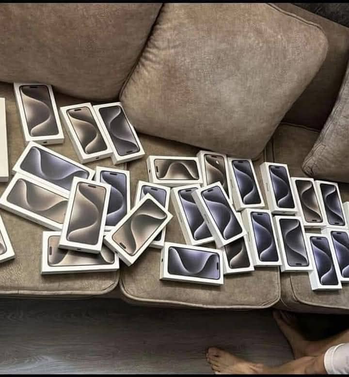 i Phone 8plus, 11,12,13,14,15 pro max on instalment Whatsap 3062623924 4