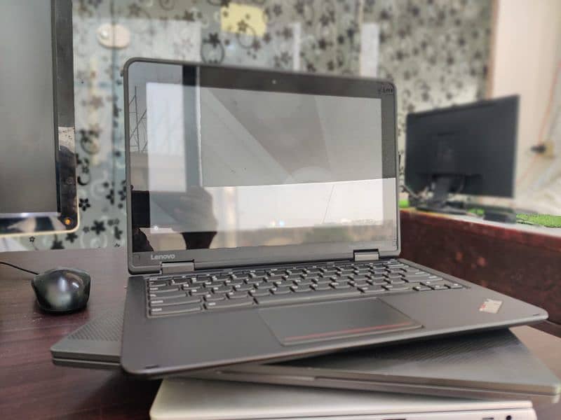 Lenovo yoga 11e Chromebook 0