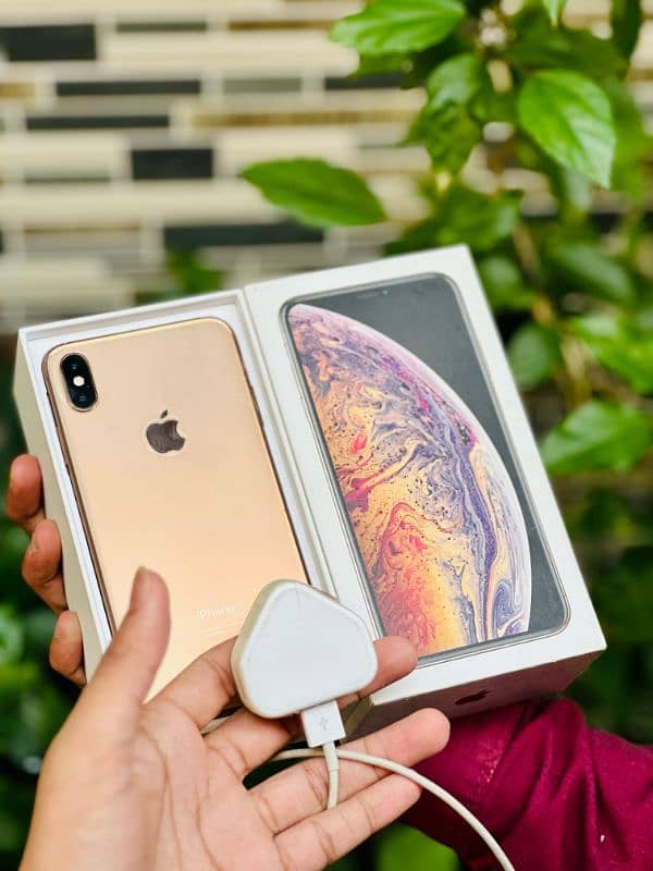 Iphone XS Max URGENT SALE  phone no. 03320948286 2