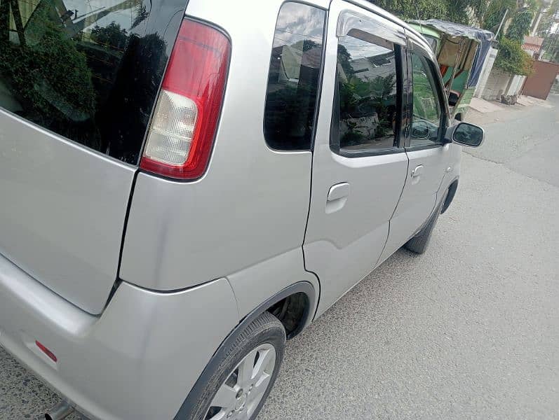 Suzuki Kei 2011 3