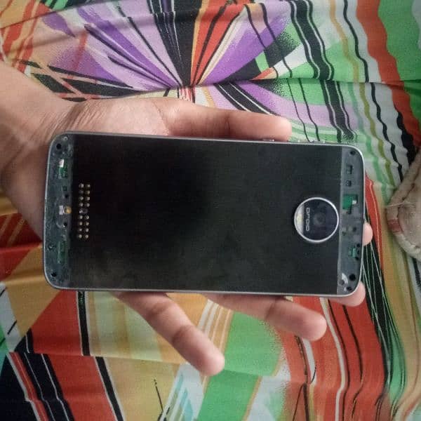 moto z droid. Urgent Sale. . 3