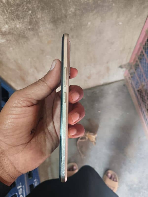 vivo v23e golden complete box 1