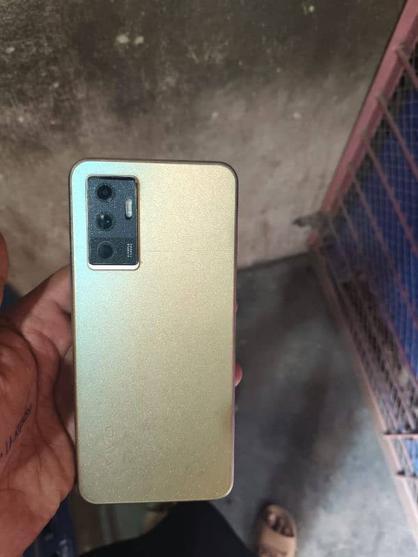 vivo v23e golden complete box 4