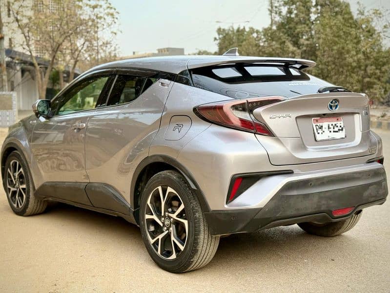 Toyota C-HR 2017 1