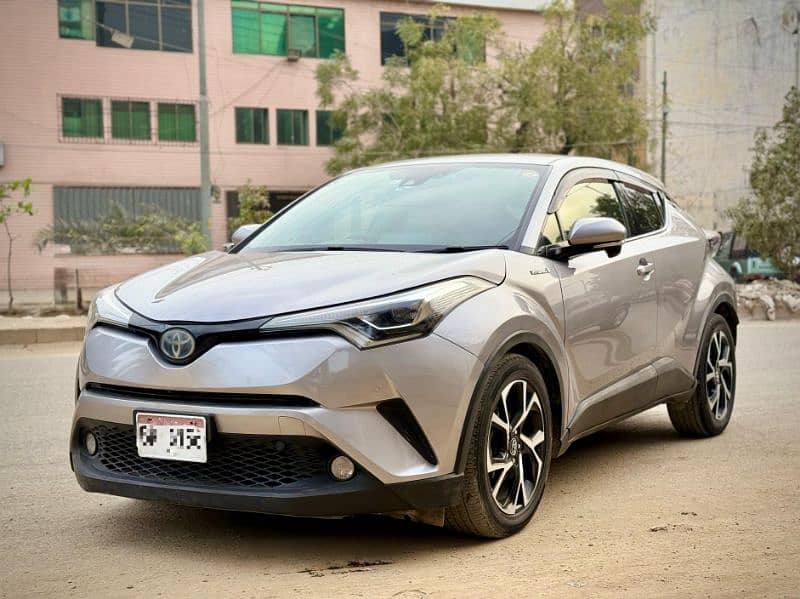 Toyota C-HR 2017 4