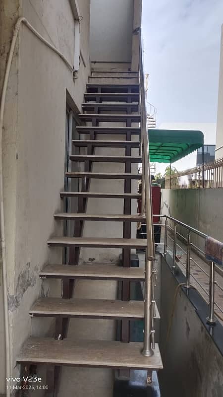 1 Kanal Separate Gate Upper Portion Is Available For Rent In Dha Phase 5 Near Wateen Chowk 8