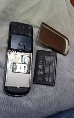 nokia 8800 carban. whatsap numbr 0302 533 28 98