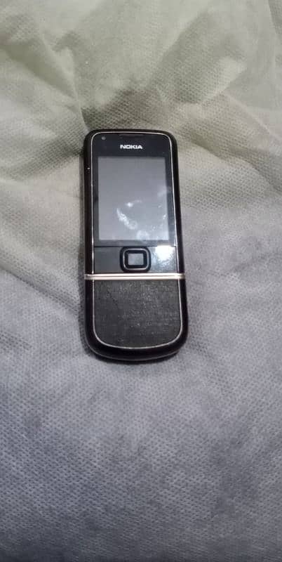 nokia 8800 carban. whatsap numbr 0302 533 28 98 2