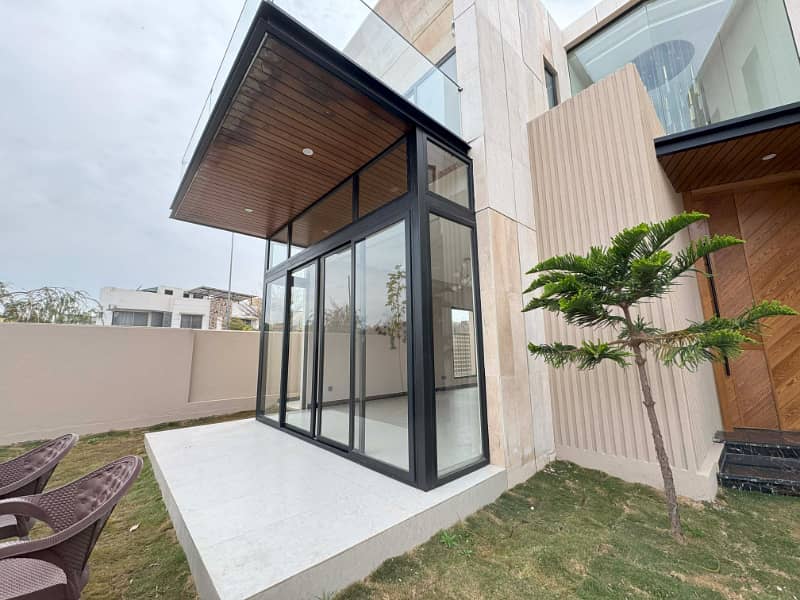 Corner 1 Kanal Top Designer House For Sale 3