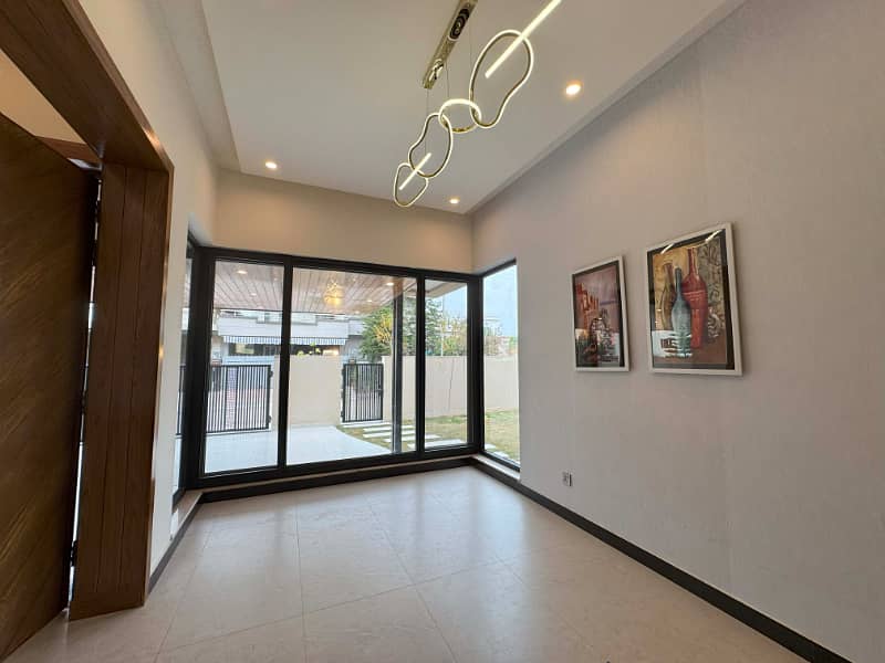 Corner 1 Kanal Top Designer House For Sale 8